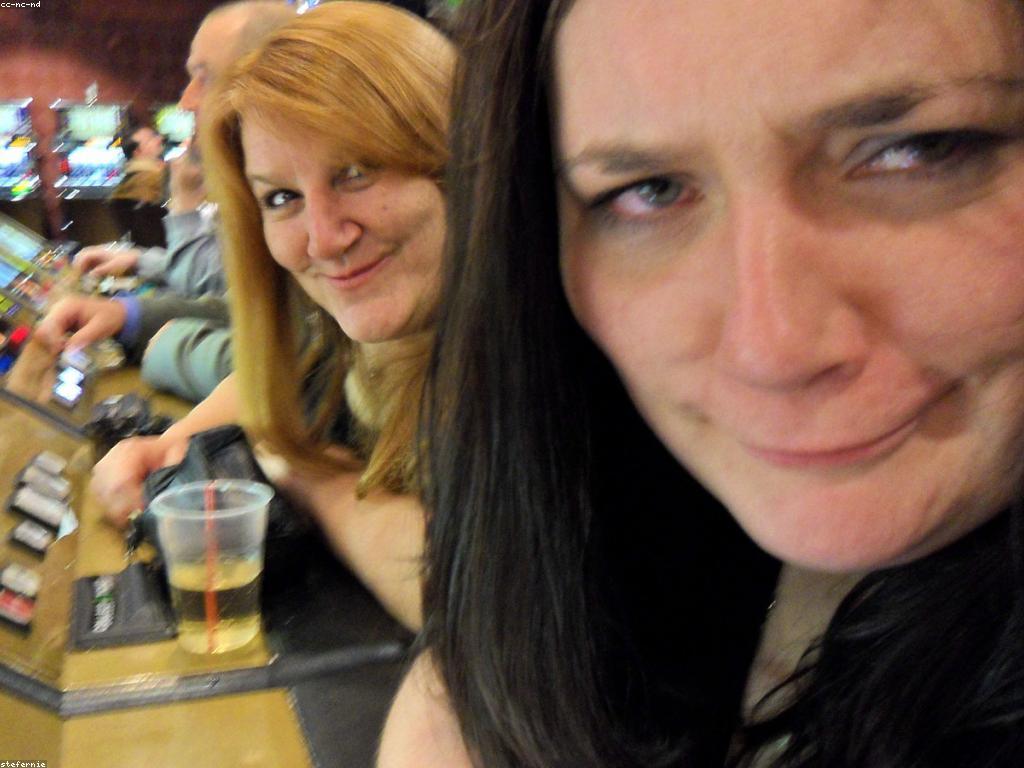 គន្លឹញសំរាប់ការប្រកួតកាស៊ីណូ Slot